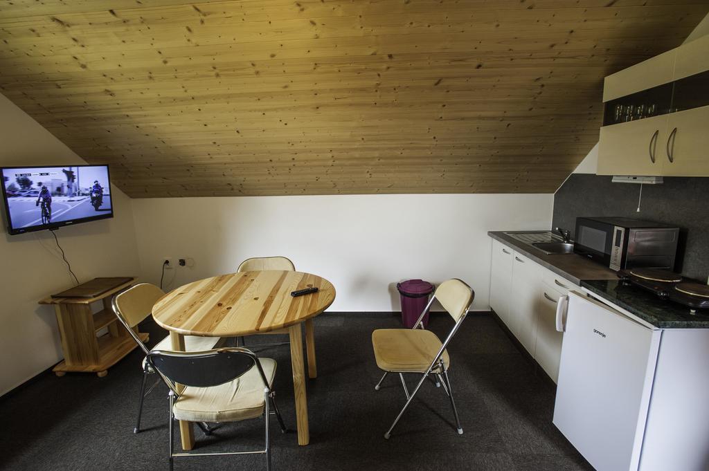 Penzion A Apartmany Skipark Hrabesice Krasne Екстер'єр фото